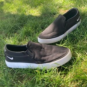 Womens Nike canvas slip on shoes